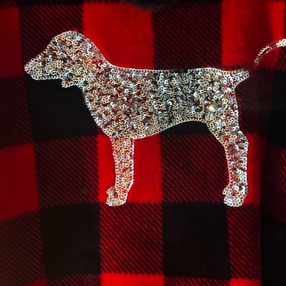 Victorias Secret Plush Robe Cardigan M/L Silver Sequin Dog Logo Red Black Check - Picture 10 of 11